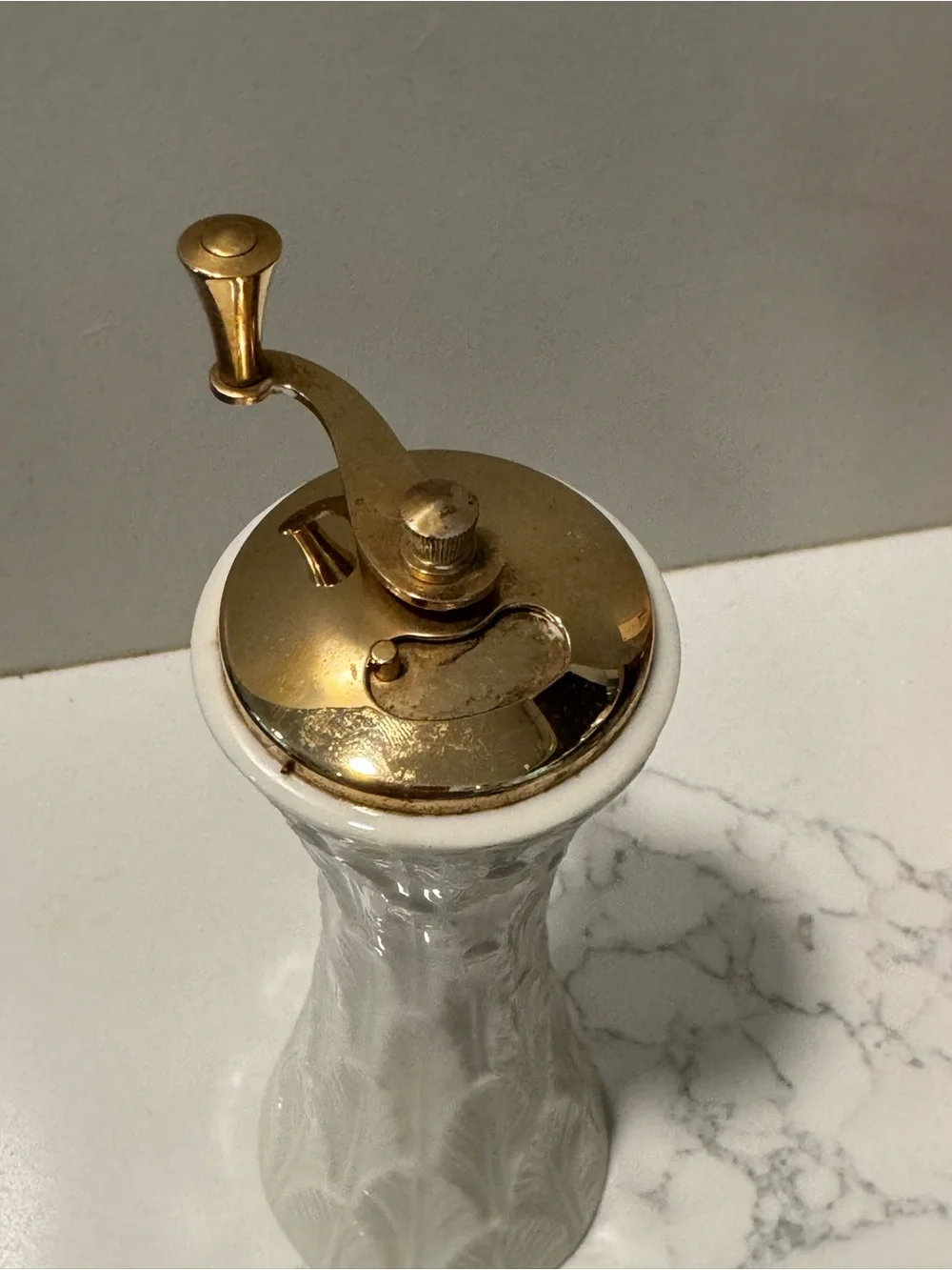 Lenox Glenwood 7” Cream and Gold Pepper Mill